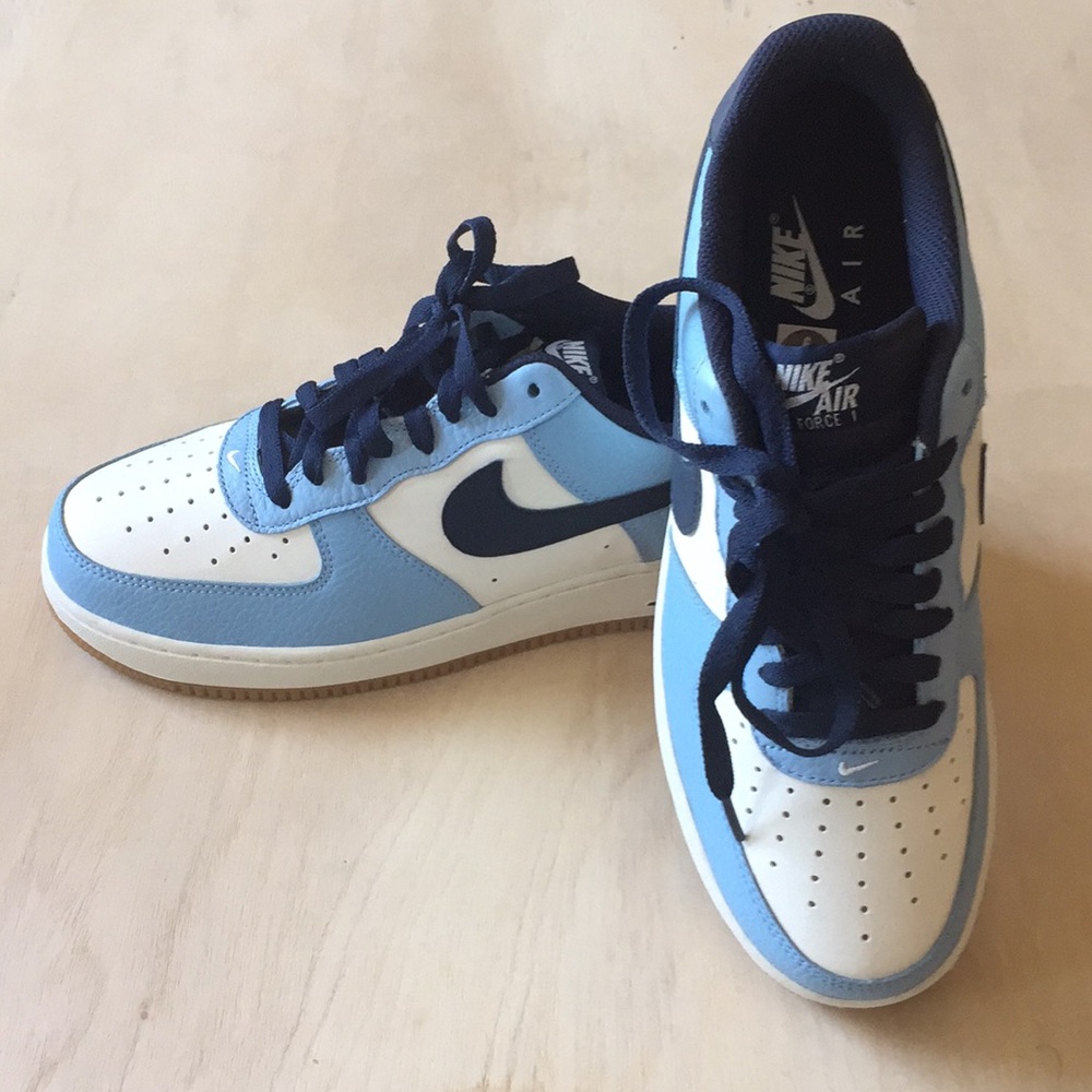 Nike Air Force One - Picture 2 of 15